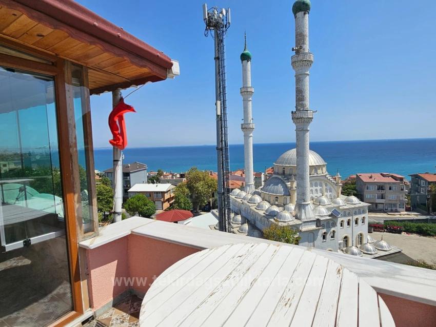 Komplettes Gebäude Zum Verkauf: 6 Einheiten Mit 3+1 Und 2 Einheiten Mit 210 M2 Arbeitsplätzen