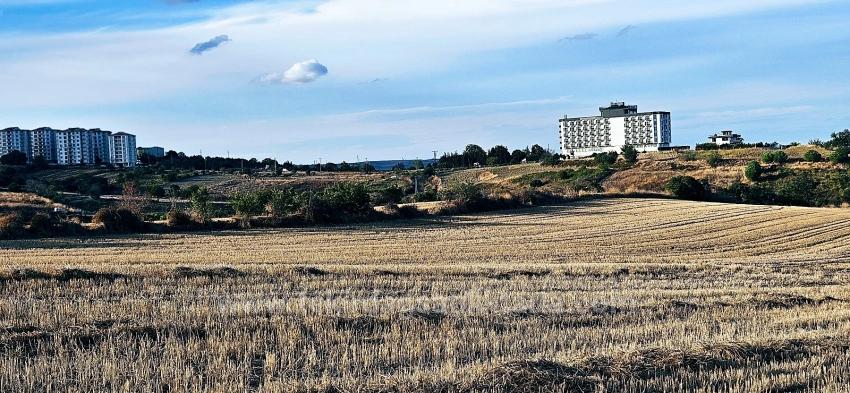 Schnäppchen: 1.150 M² Großes Grundstück Mit Vollem Meerblick Im Viertel Tekirdağ Topağaç