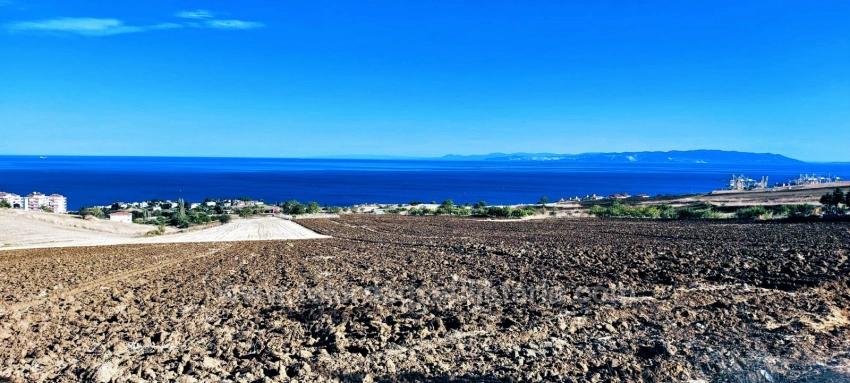 Schnäppchen-Coupon-Land Mit Vollem Meer- Und Naturblick Ist Im Vergleich Zu Seinen Vergleichsobjekten Sehr Erschwinglich