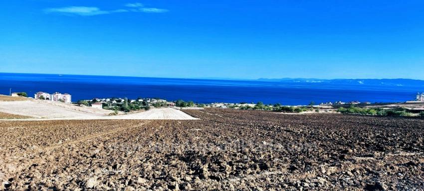 Schnäppchen-Coupon-Land Mit Vollem Meer- Und Naturblick Ist Im Vergleich Zu Seinen Vergleichsobjekten Sehr Erschwinglich