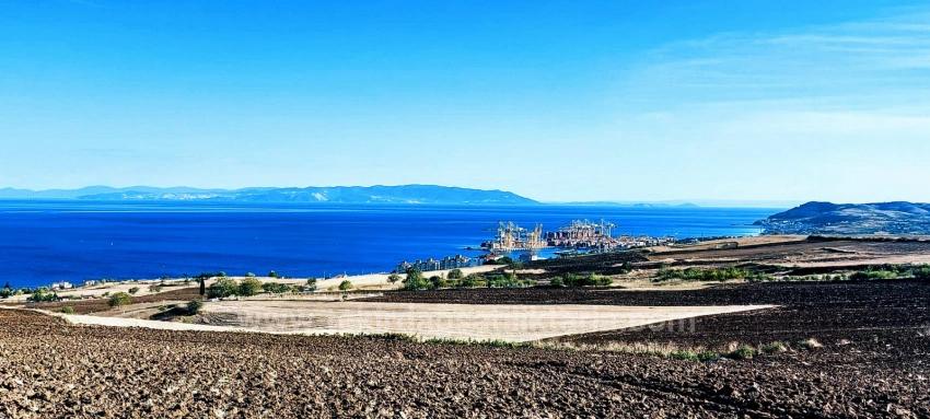 Schnäppchen-Coupon-Land Mit Vollem Meer- Und Naturblick Ist Im Vergleich Zu Seinen Vergleichsobjekten Sehr Erschwinglich