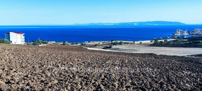 Schnäppchen-Coupon-Land Mit Vollem Meer- Und Naturblick Ist Im Vergleich Zu Seinen Vergleichsobjekten Sehr Erschwinglich