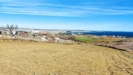 Preisgünstiges Grundstück Mit Freiem Blick Auf Meer, Natur Und Stadt, Bebauungsplan Für 20 % Zweigeschossige Bebauung.