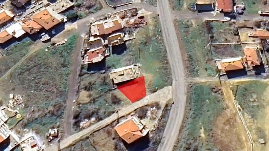 Hohe Renditegarantie – Schnäppchen-eckgrundstück, Geeignet Für 8 1+1-apartmentprojekte