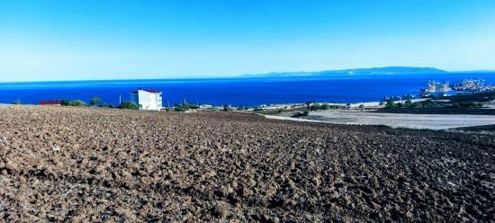 **grundstück Mit Freiem Meerblick Und 30% Baugenehmigung Für Drei Stockwerke Im Stadtteil Topağaç, Tekirdağ**