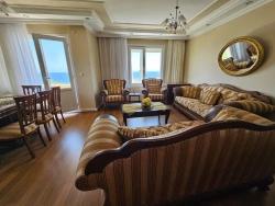 Komplettes Gebäude Zum Verkauf: 6 Einheiten Mit 3+1 Und 2 Einheiten Mit 210 M2 Arbeitsplätzen