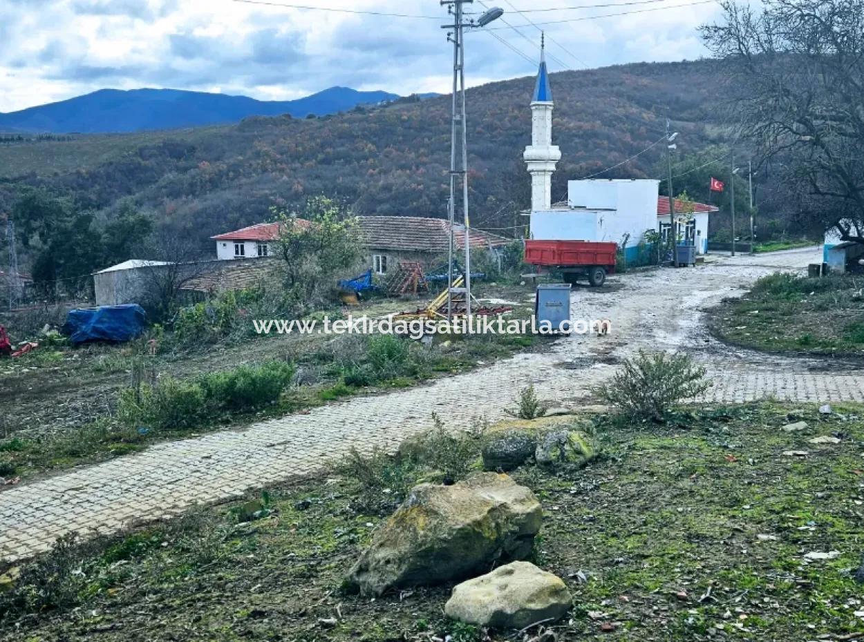 Gelegenheit Eckland Für Enthusiasten, Die Ein Dorfhaus Für Den Dringenden Verkauf Bauen Möchten