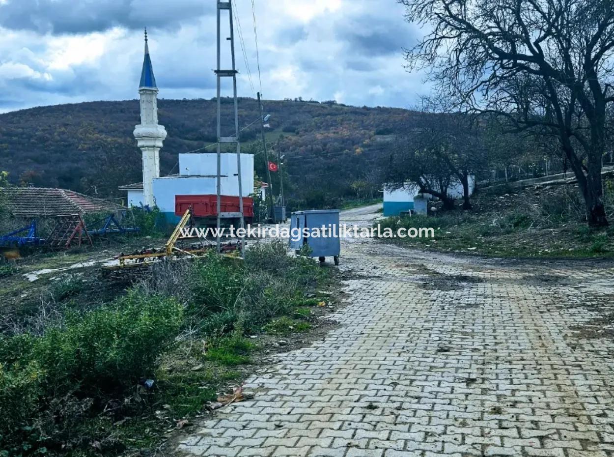 Gelegenheit Eckland Für Enthusiasten, Die Ein Dorfhaus Für Den Dringenden Verkauf Bauen Möchten