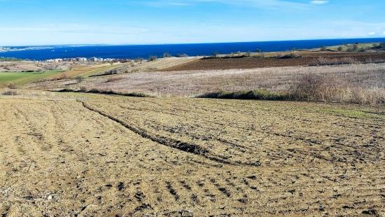Preisgünstiges Grundstück Mit Freiem Blick Auf Meer, Natur Und Stadt, Bebauungsplan Für 20 % Zweigeschossige Bebauung.
