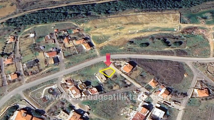 Land For sale in Barbaros Nbh. Süleymanpaşa Kumbağ - Housing Zoned - 176 m²