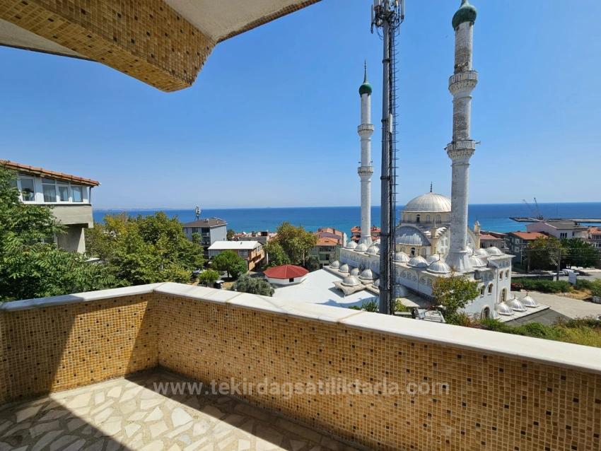 Complete Building For Sale: 6 Units Of 3+1 And 2 Units Of 210 M2 Workplaces