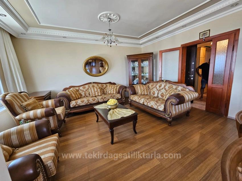 Complete Building For Sale: 6 Units Of 3+1 And 2 Units Of 210 M2 Workplaces