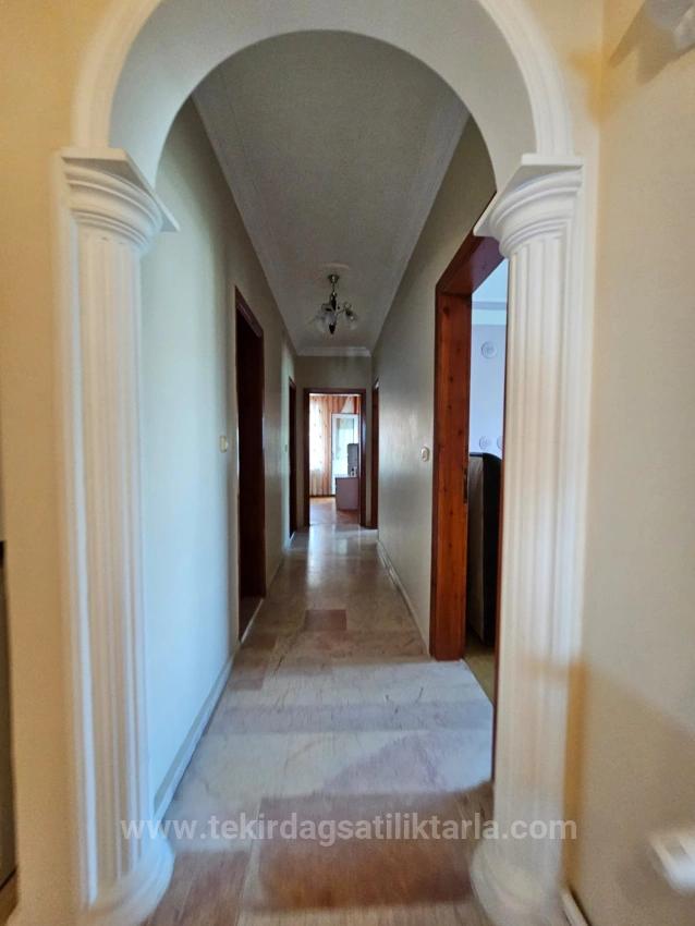 Complete Building For Sale: 6 Units Of 3+1 And 2 Units Of 210 M2 Workplaces