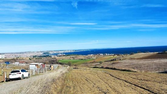 Bargain Plot Of Land With Full Sea, Nature And City Views, Zoned For 20% Two-story Construction.