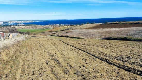Bargain Plot Of Land With Full Sea, Nature And City Views, Zoned For 20% Two-story Construction.