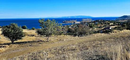**peak at point panoramic sea view** 530 M2 coupon corner plot