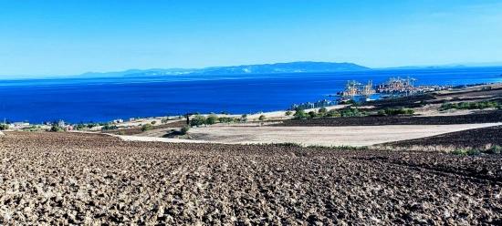 **земельный Участок С Полным Видом На Море И Разрешением На Строительство (30%) Трехэтажного Здания В Районе Топагач, Текирдаг.**