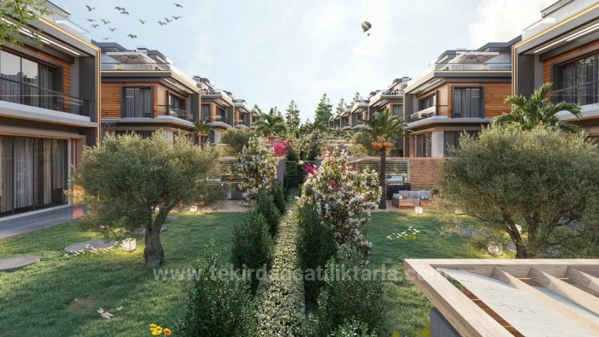 Süleymanpaşa Altınova Topağaç Mah. Satılık 6+1 Müstakil Ev - 580 m²