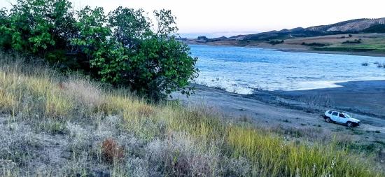 İhtiyaçtan Acil Satılık Baraj Cepheli Müstakil Tapulu Fırsat Tarla