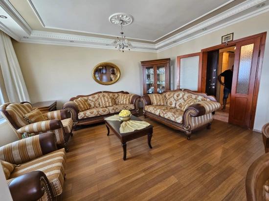 Komple Satılık Bina 6adet 3+1 2 Adet 210 M2 İş Yeri