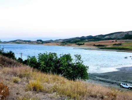 Tekirdağ Yeniköyde Satılık 3.000 M2 Gölete Cepheli Satılık Tarla